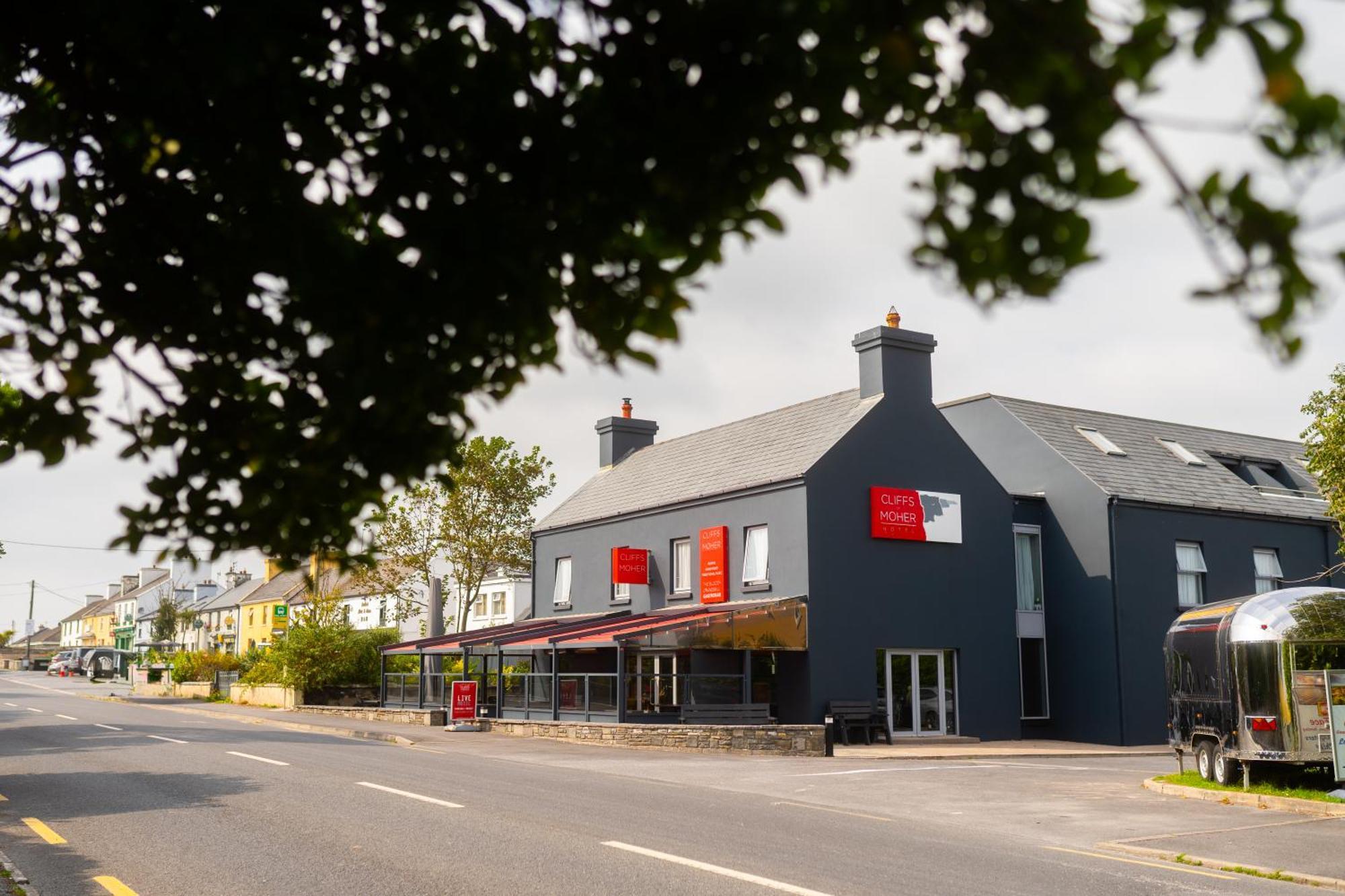 Cliffs Of Moher Hotel Liscannor Exterior foto
