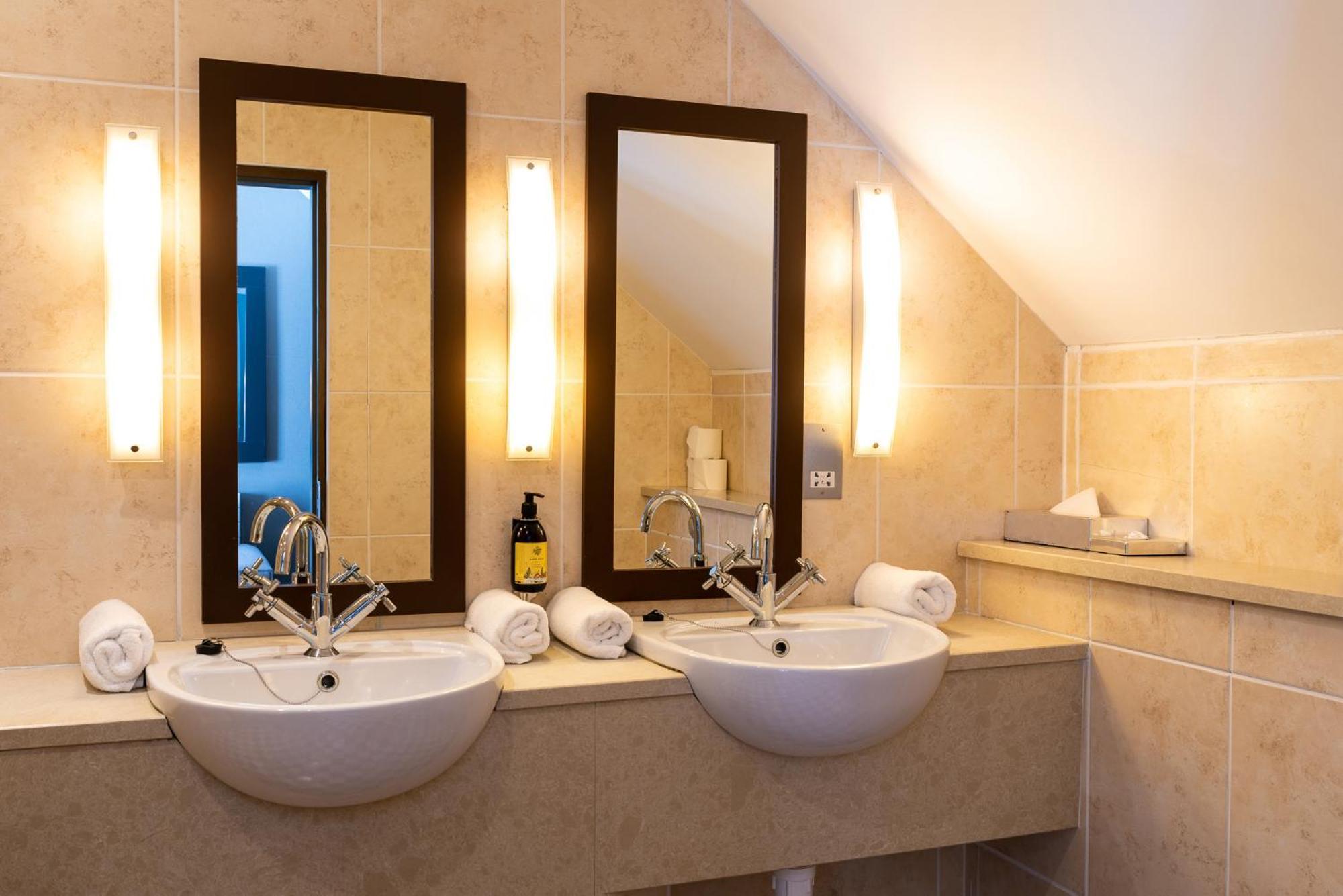 Cliffs Of Moher Hotel Liscannor Exterior foto
