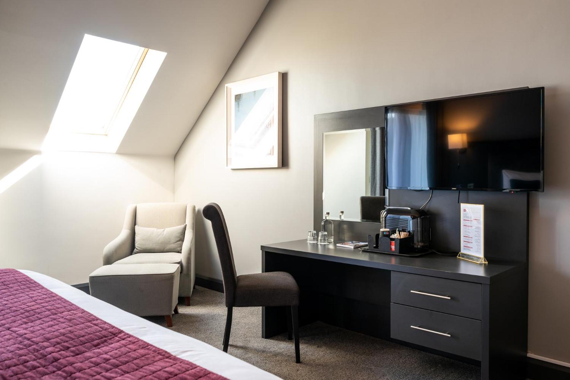Cliffs Of Moher Hotel Liscannor Exterior foto